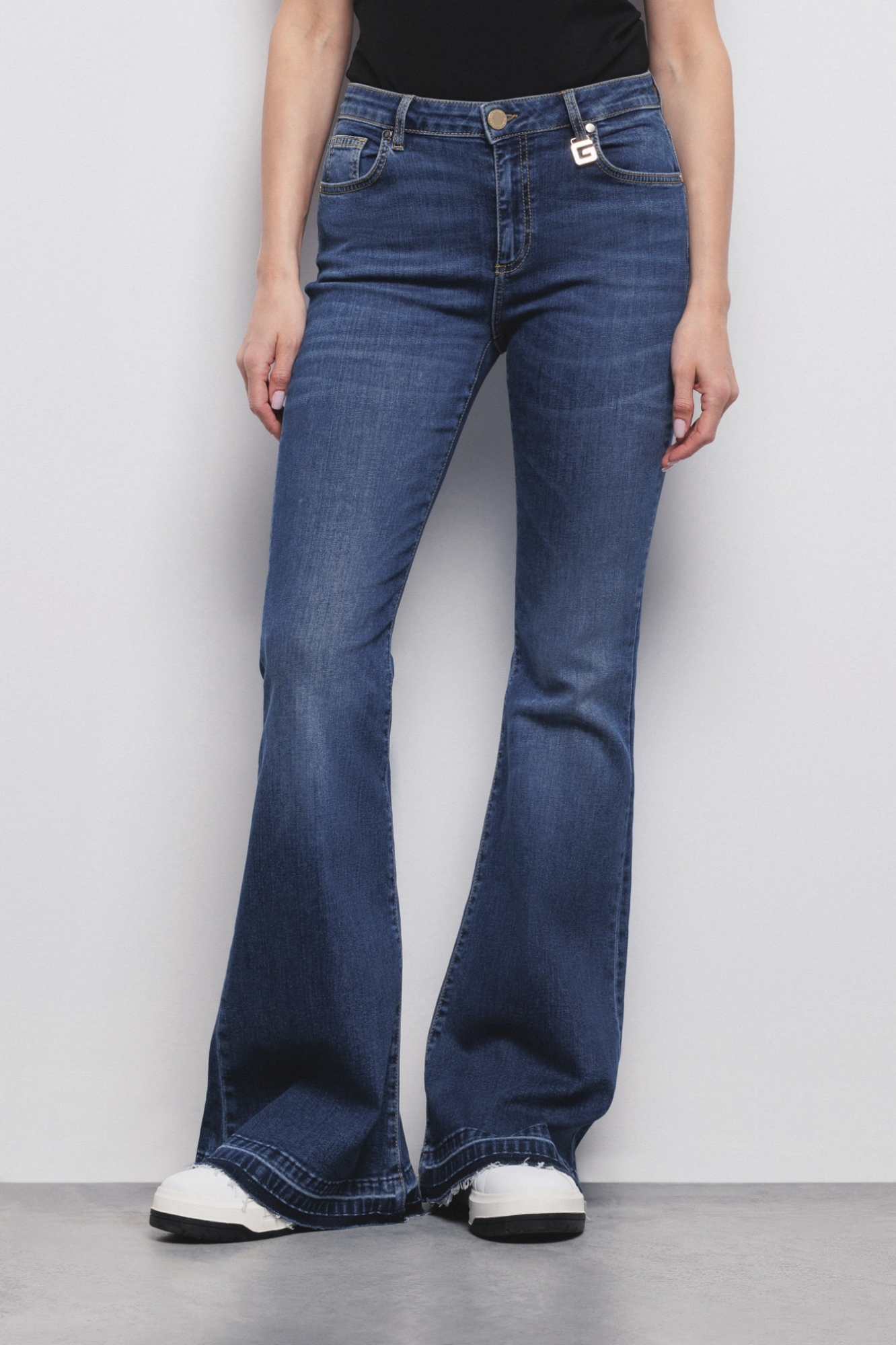 jeans-a-zampa-672vam-1.jpg