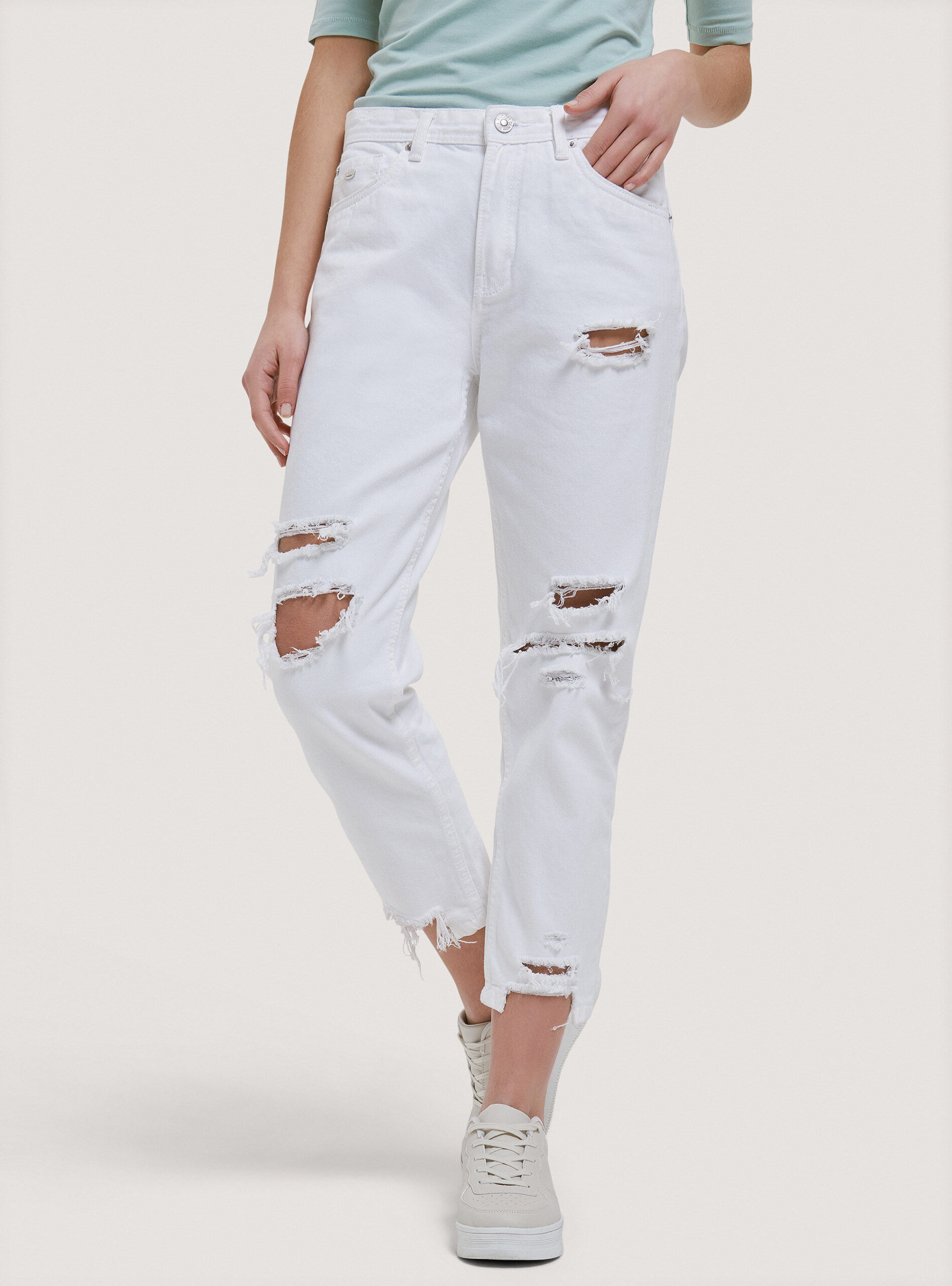 jeans-strappati-545gyb-1.jpg