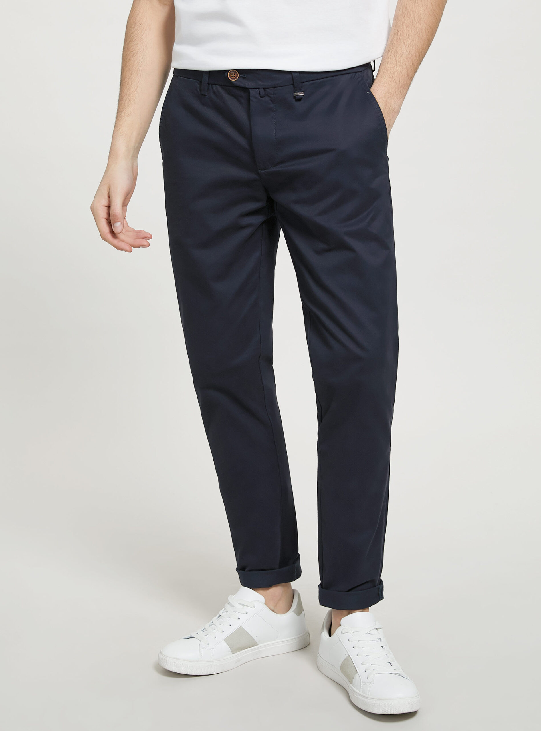 pantaloni-chino-uomo-002tum-1.jpg